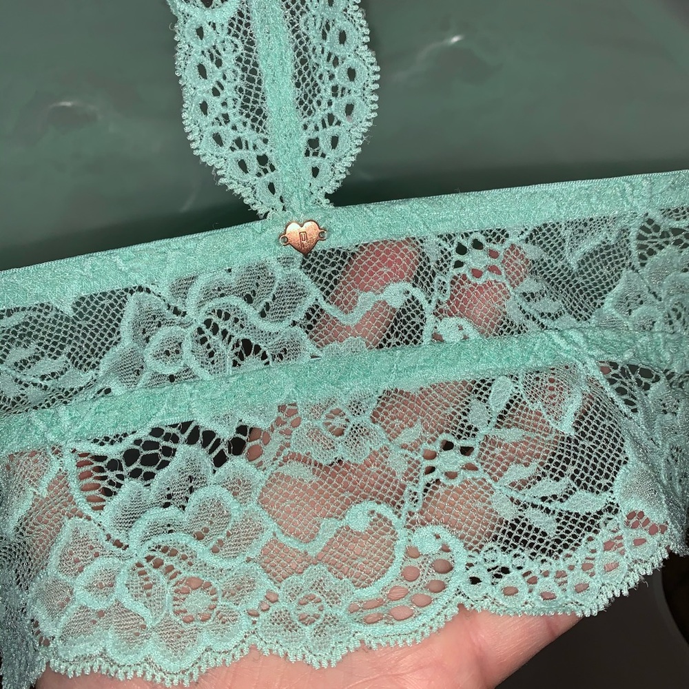 VS PINK Mint Lace Bralette/Bra Sz. M - Picture 6 of 6